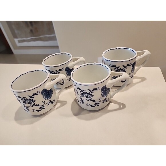 4 VINTAGE BLUE DANUBE ONION JAPAN 3 1/8" TALL MUGS - Picture 2 of 7